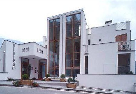 Hotel Rezia Сондало Екстер'єр фото