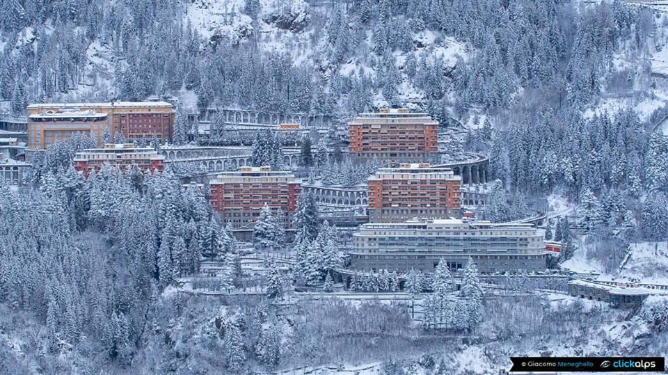 Hotel Rezia Сондало Екстер'єр фото