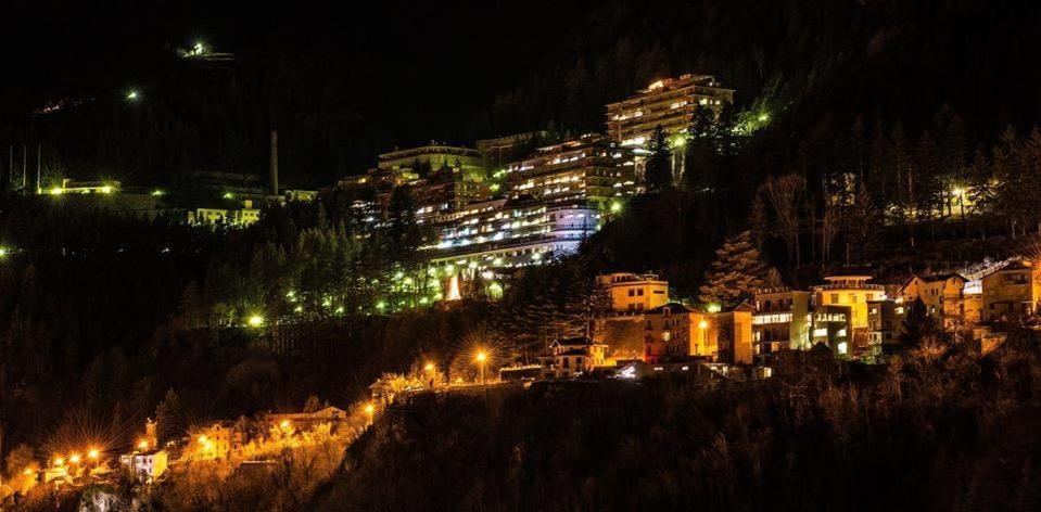 Hotel Rezia Сондало Екстер'єр фото